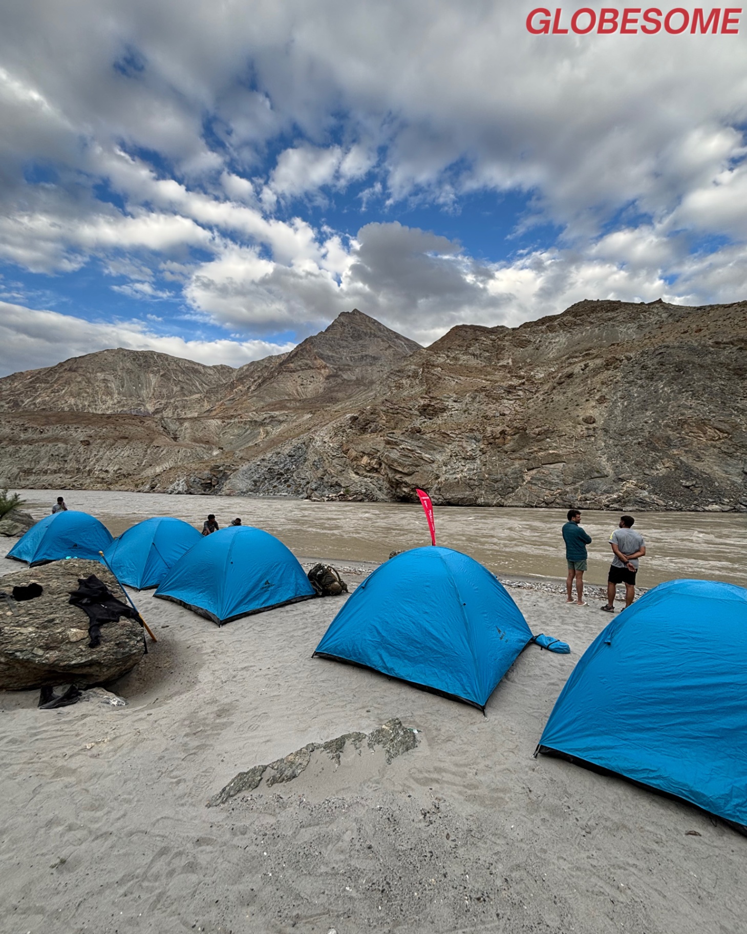 Sand-bar camp deep in the gorge