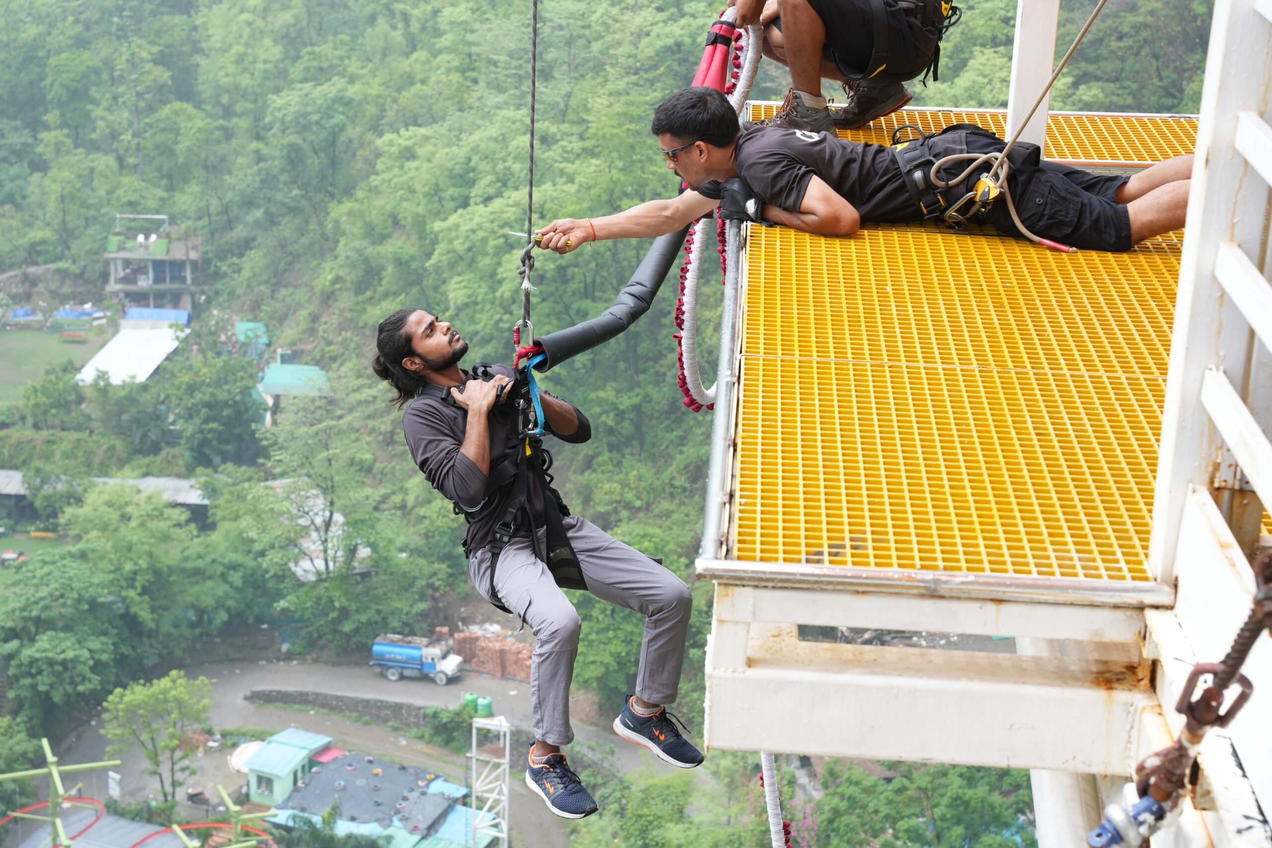 Freestyle Bungee Jumping (90m) in Jim Corbett